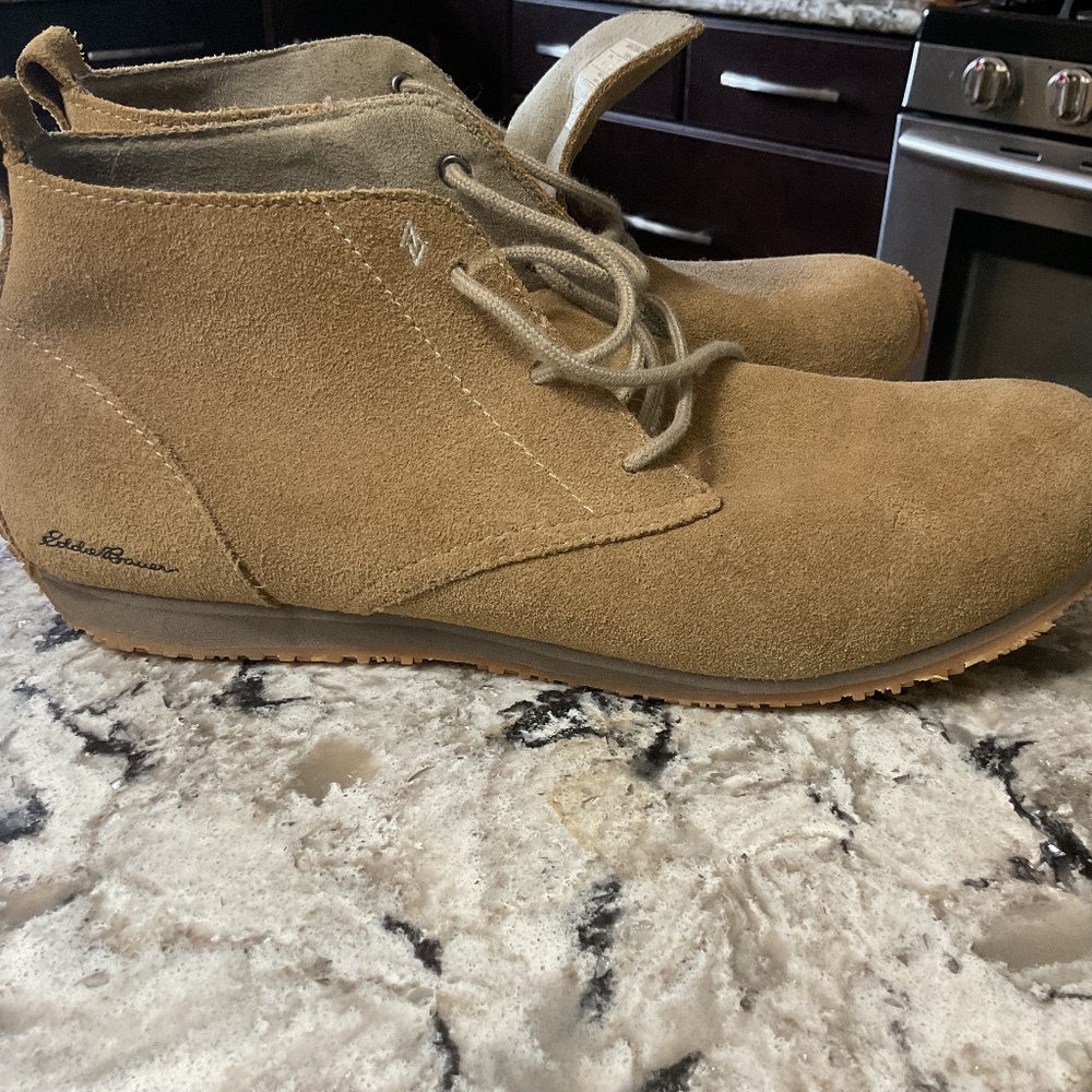 Eddie Bauer boots désert style